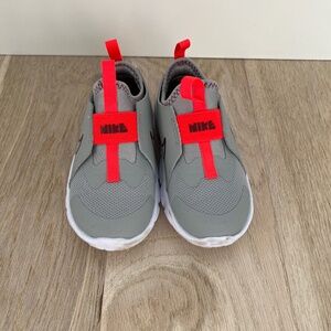 Toddler Nike Flex sneakers